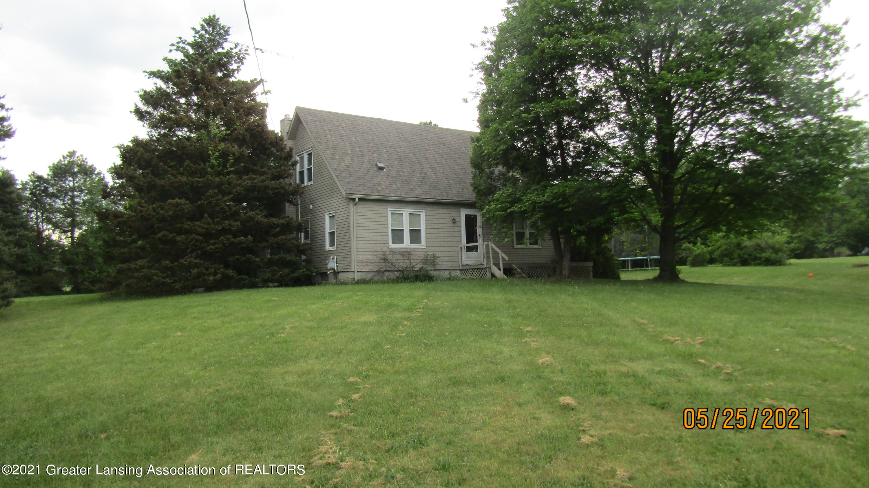 1123 South Perkey Road Charlotte, MI 48813 - Photo 2 of 18 IMG_0179