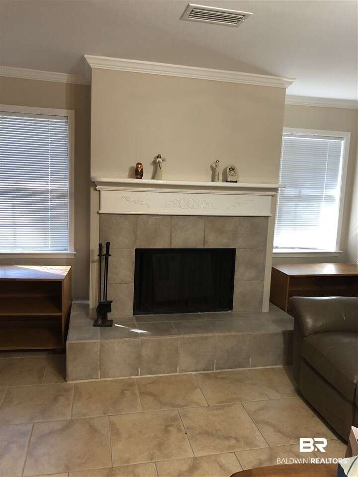 156 Greenbay Circle Daphne, AL 36526 - Photo 4 of 20