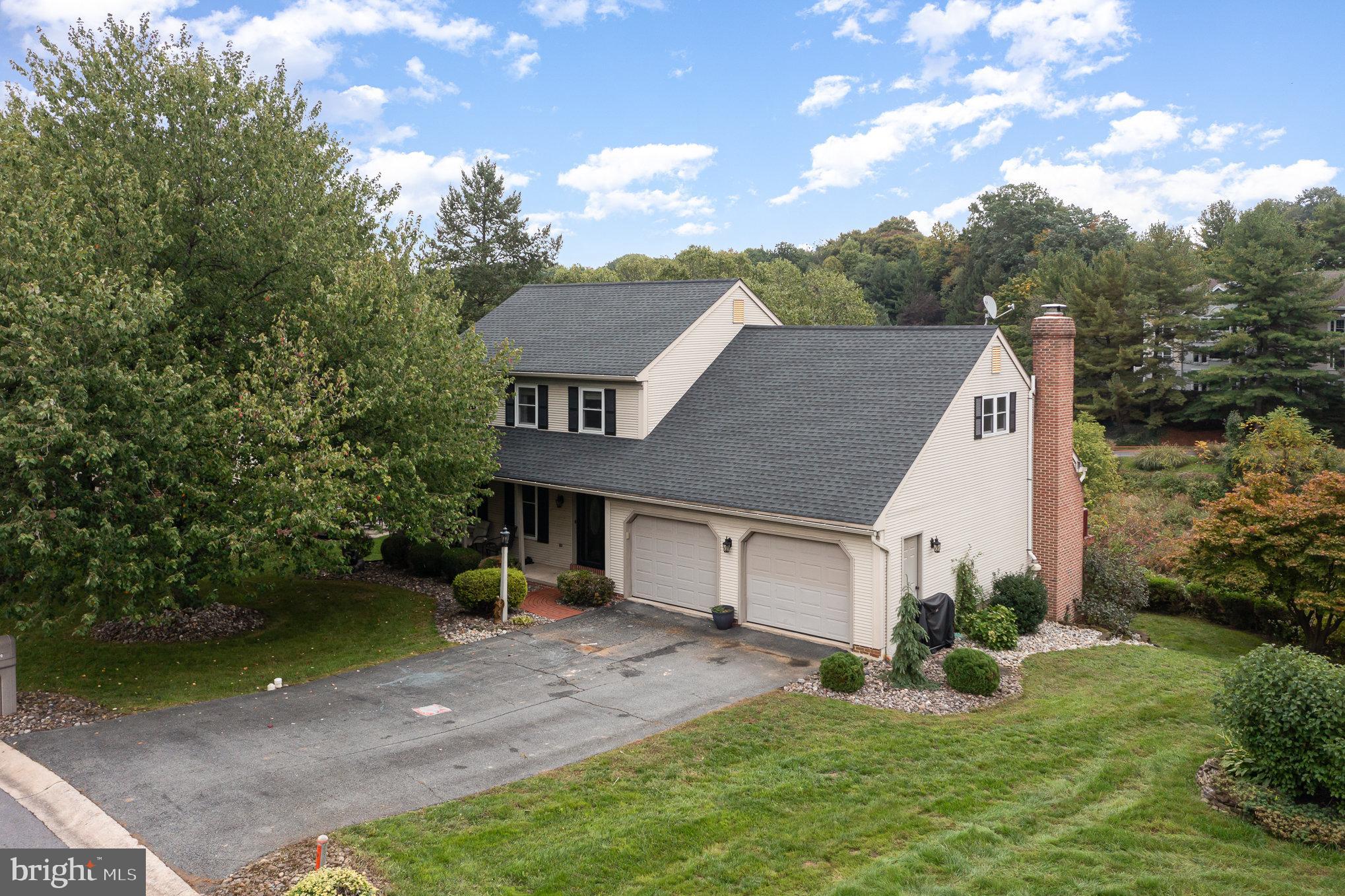 179 Ridings Way Lancaster, PA 17601 - Photo 5 of 47 Driveway