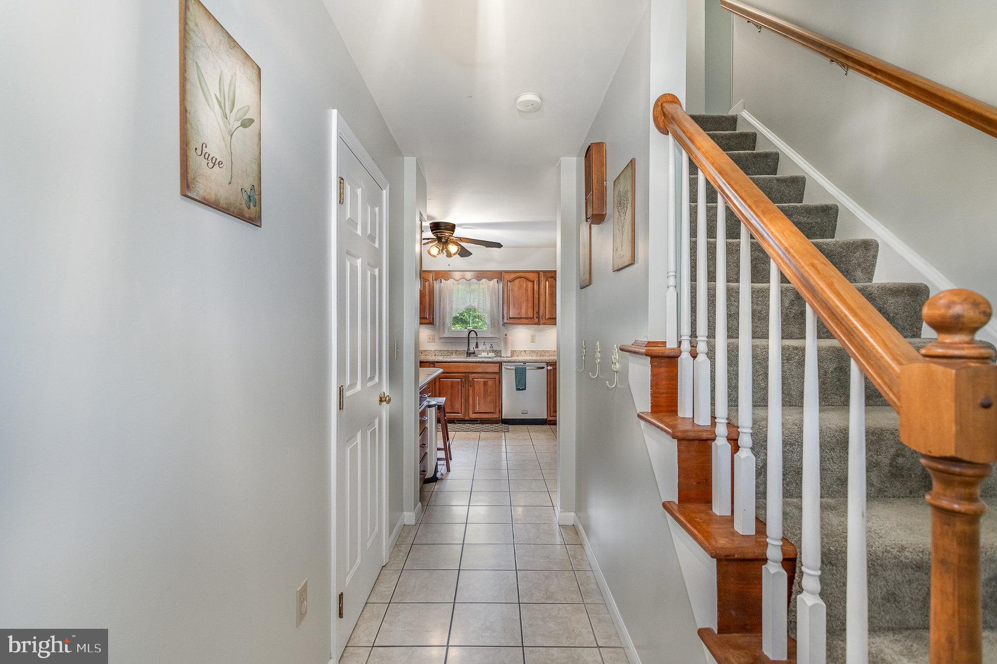 179 Ridings Way Lancaster, PA 17601 - Photo 7 of 47 Foyer