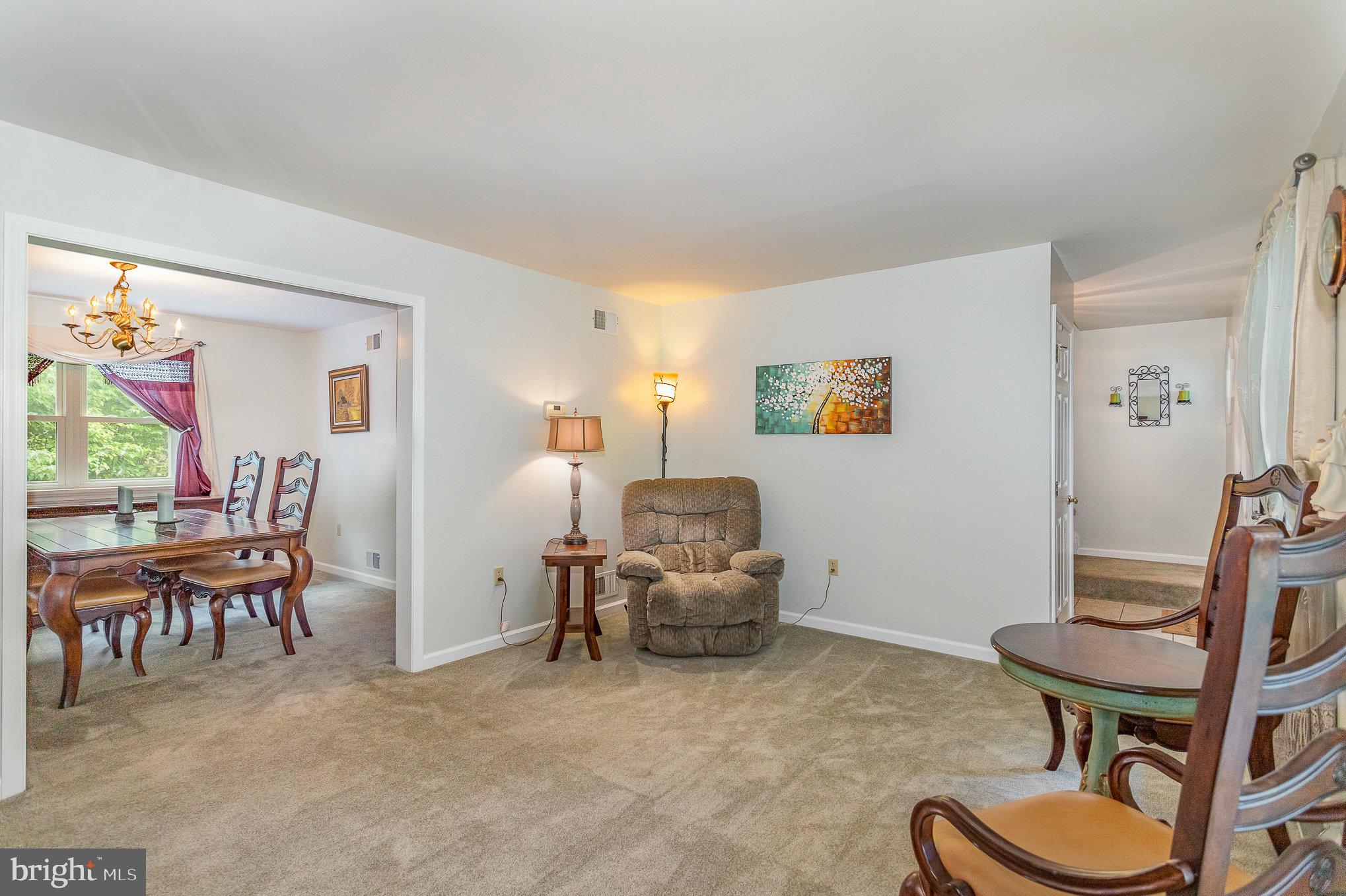 179 Ridings Way Lancaster, PA 17601 - Photo 9 of 47 Living Room