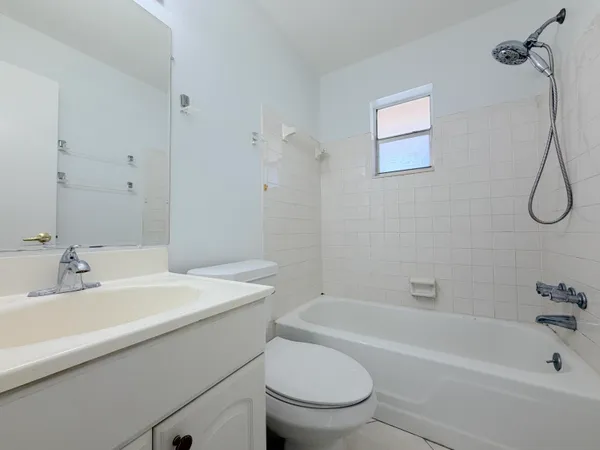 $2,200 | 2704 Knight Lane, Delray Beach, FL 33445