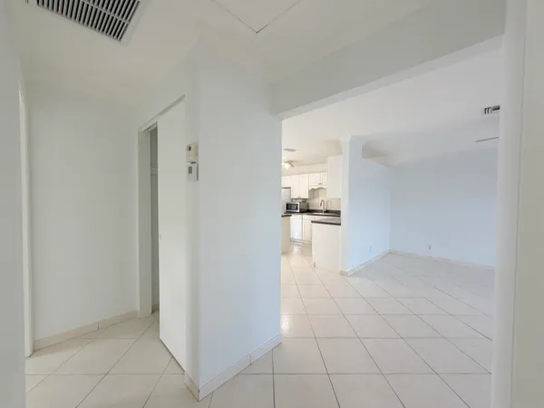 $2,200 | 2704 Knight Lane, Delray Beach, FL 33445