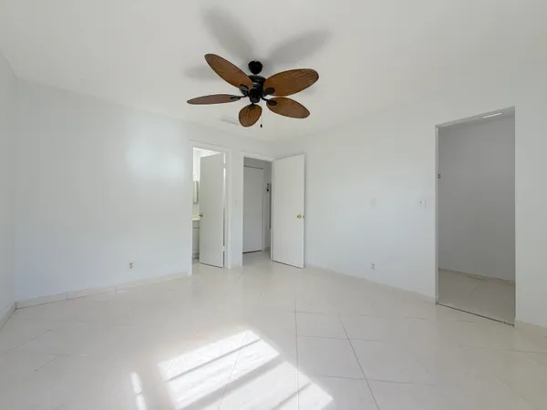 $2,200 | 2704 Knight Lane, Delray Beach, FL 33445