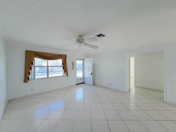 $2,200 | 2704 Knight Lane, Delray Beach, FL 33445