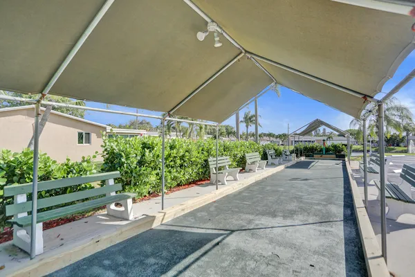 $2,200 | 2704 Knight Lane, Delray Beach, FL 33445