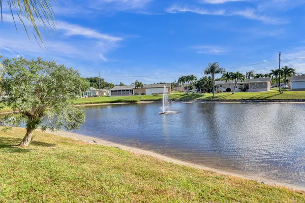 $2,200 | 2704 Knight Lane, Delray Beach, FL 33445