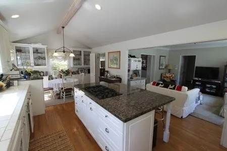 $6,900 | 2324 State Street, Santa Barbara, CA 93105