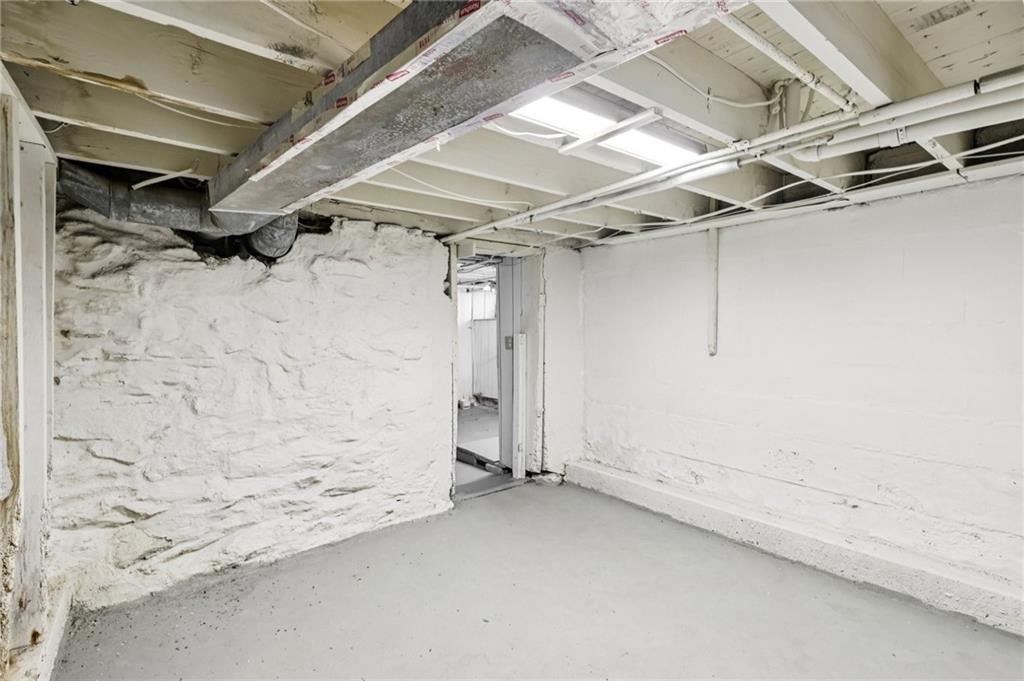 5256 Wickliff Street Pittsburgh, PA 15201 - Photo 40 of 49 a view of small space