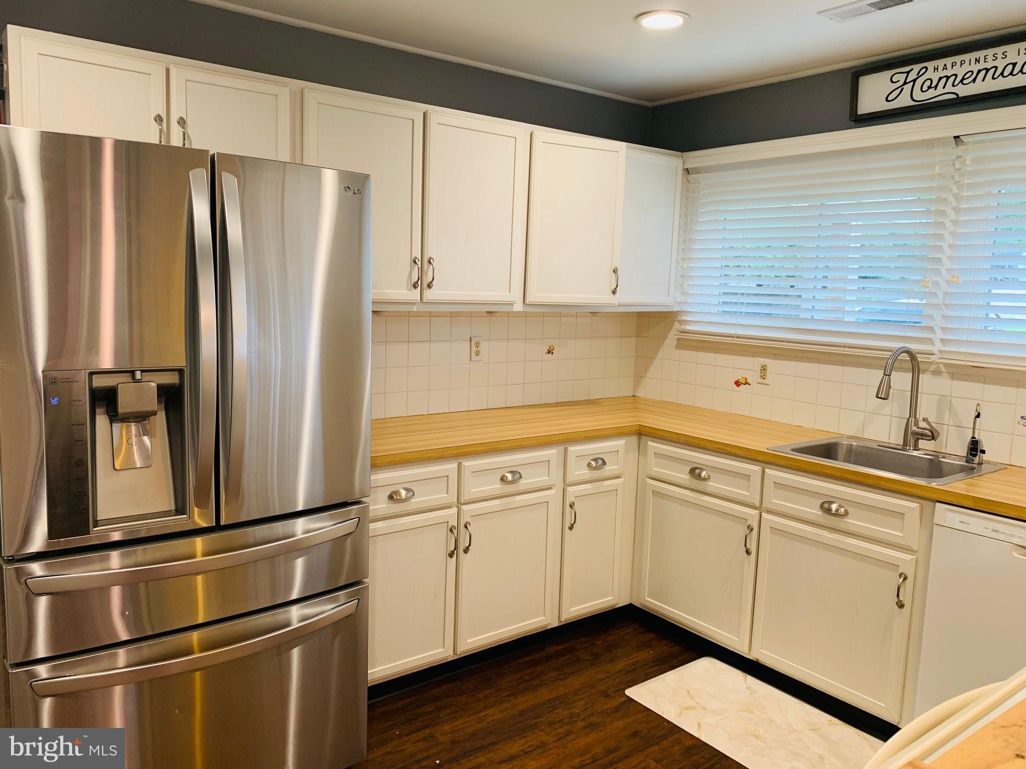 8 Hollow Road Levittown, PA 19056 - Photo 11 of 37 Gallery Image 11