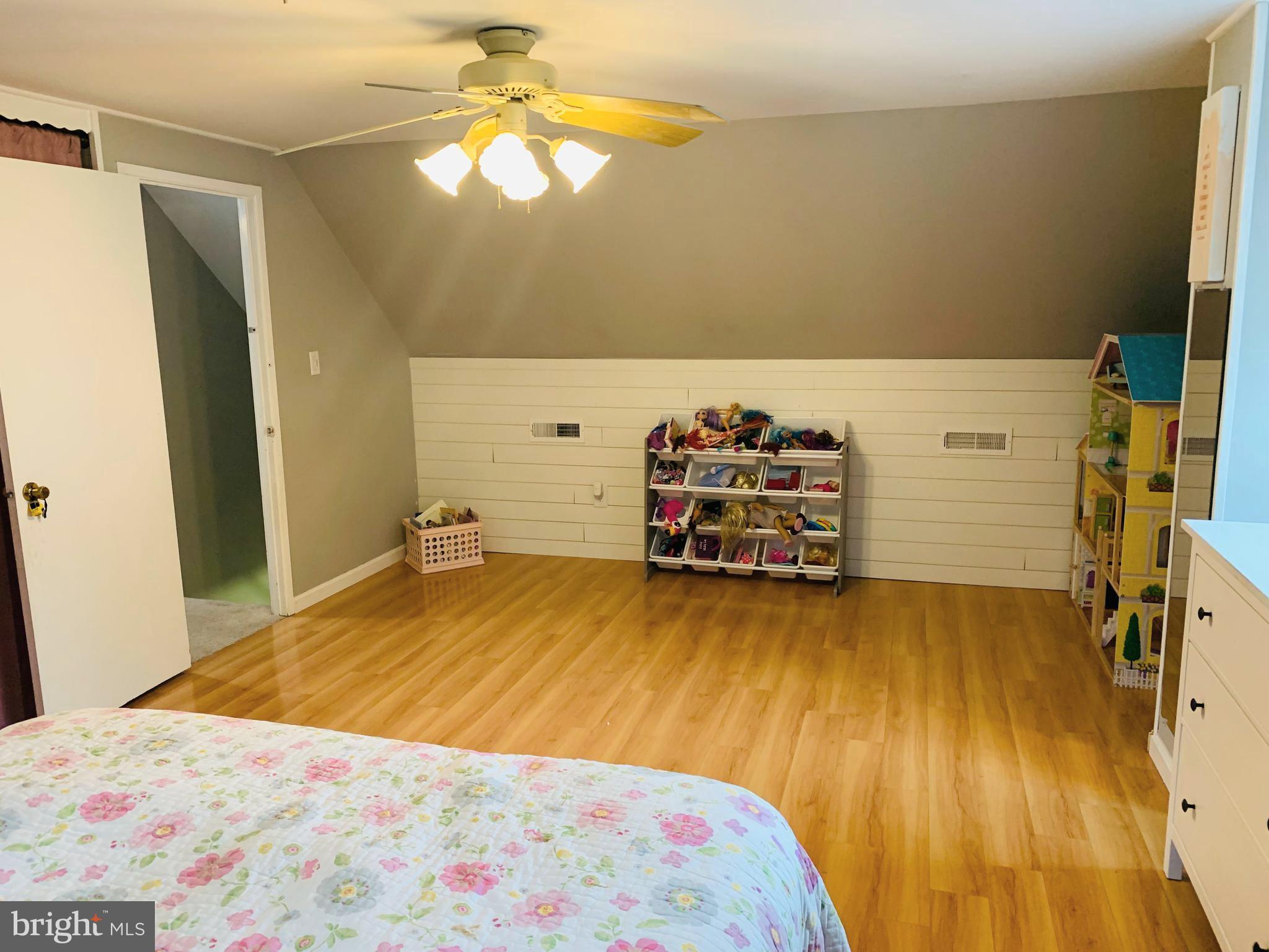 8 Hollow Road Levittown, PA 19056 - Photo 24 of 37 Gallery Image 24