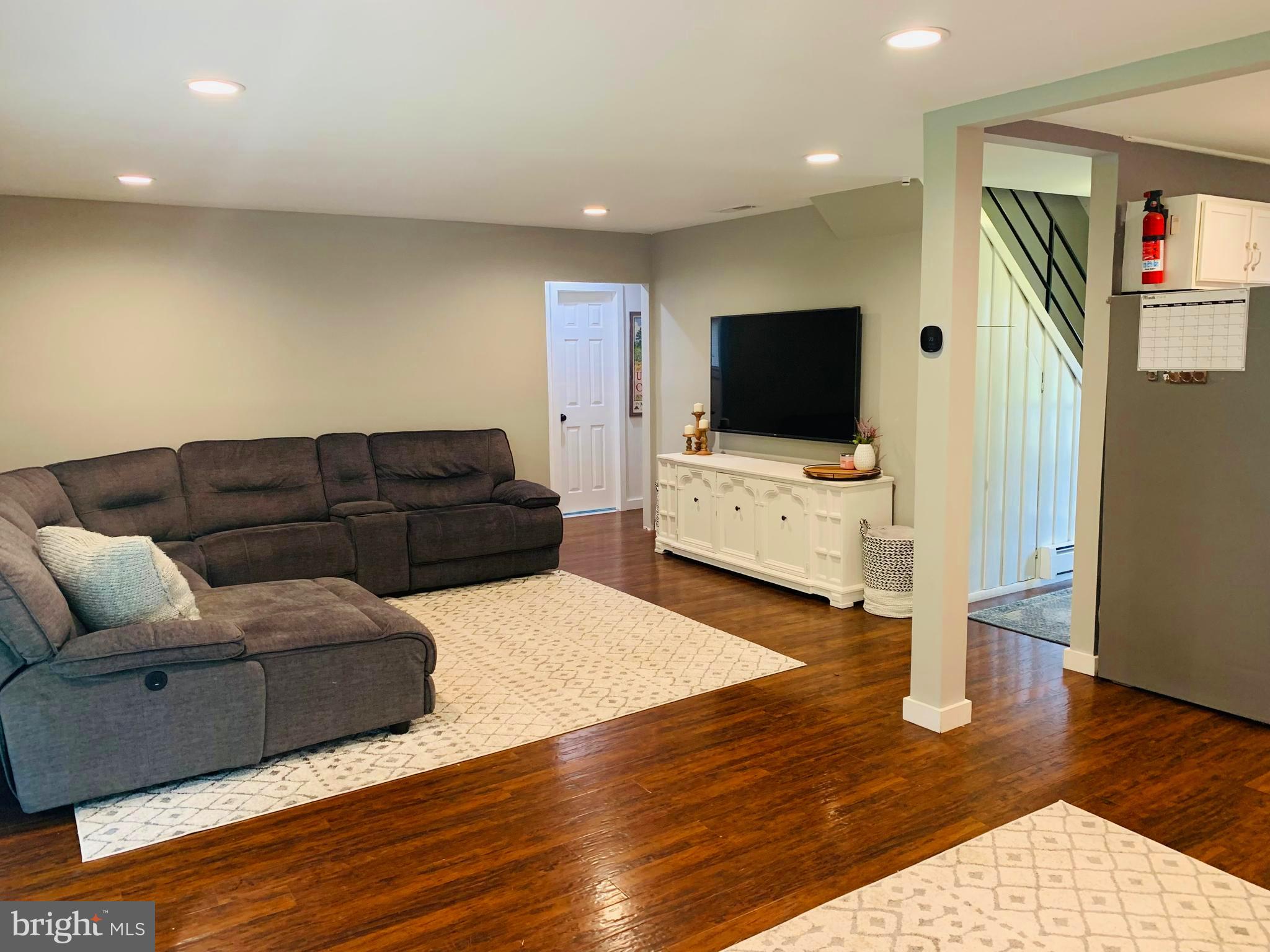 8 Hollow Road Levittown, PA 19056 - Photo 6 of 37 Gallery Image 6