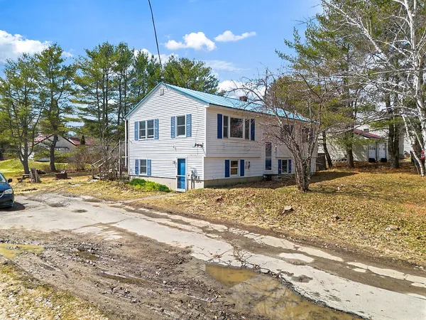 $235,000 | 11 Kingman Street, Fairfield, ME 04937