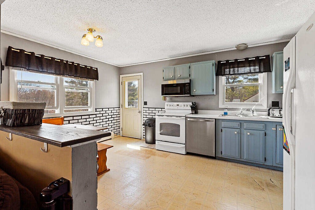 11 Kingman Street Fairfield, ME 04937 - Photo 8 of 56 18_BP5A3354_DxO_mls