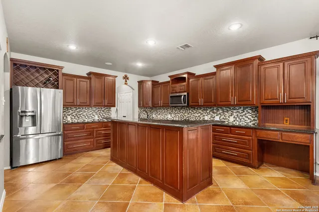 $3,000 | 2500 Woodbridge Way, Schertz, TX 78154