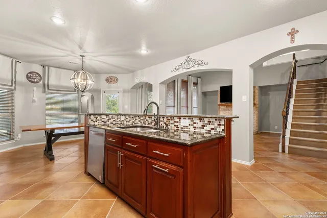 $3,000 | 2500 Woodbridge Way, Schertz, TX 78154