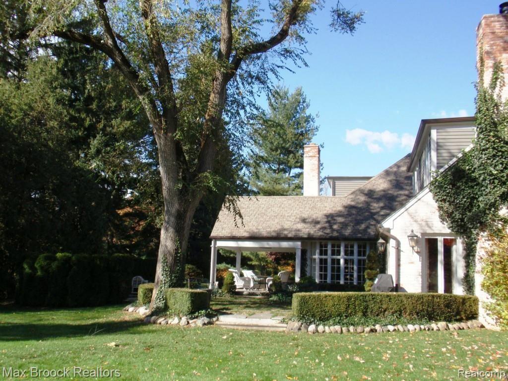 4875 Charing Cross Road Bloomfield Hills, MI 48304 - Photo 39 of 45