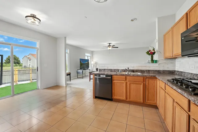 $364,900 | 6608 Pasture Side Trail, Matteson, IL 60443