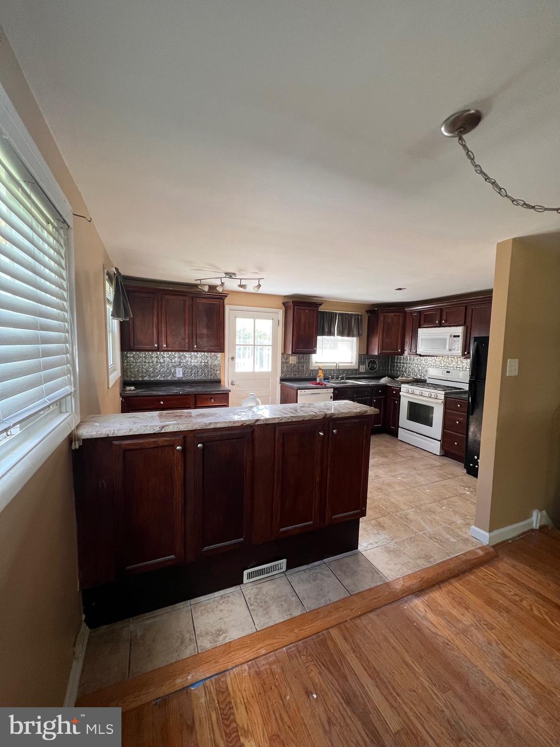 1206 Church Road Oreland, PA 19075 - Photo 13 of 38