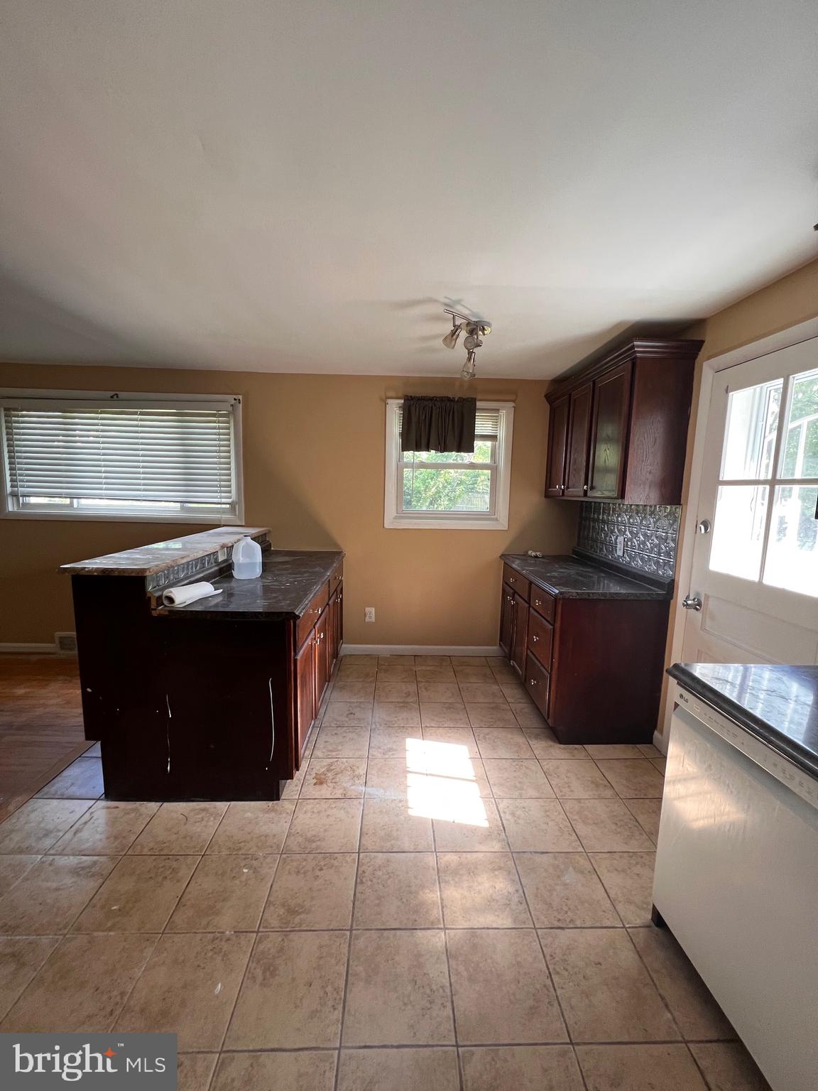 1206 Church Road Oreland, PA 19075 - Photo 17 of 38