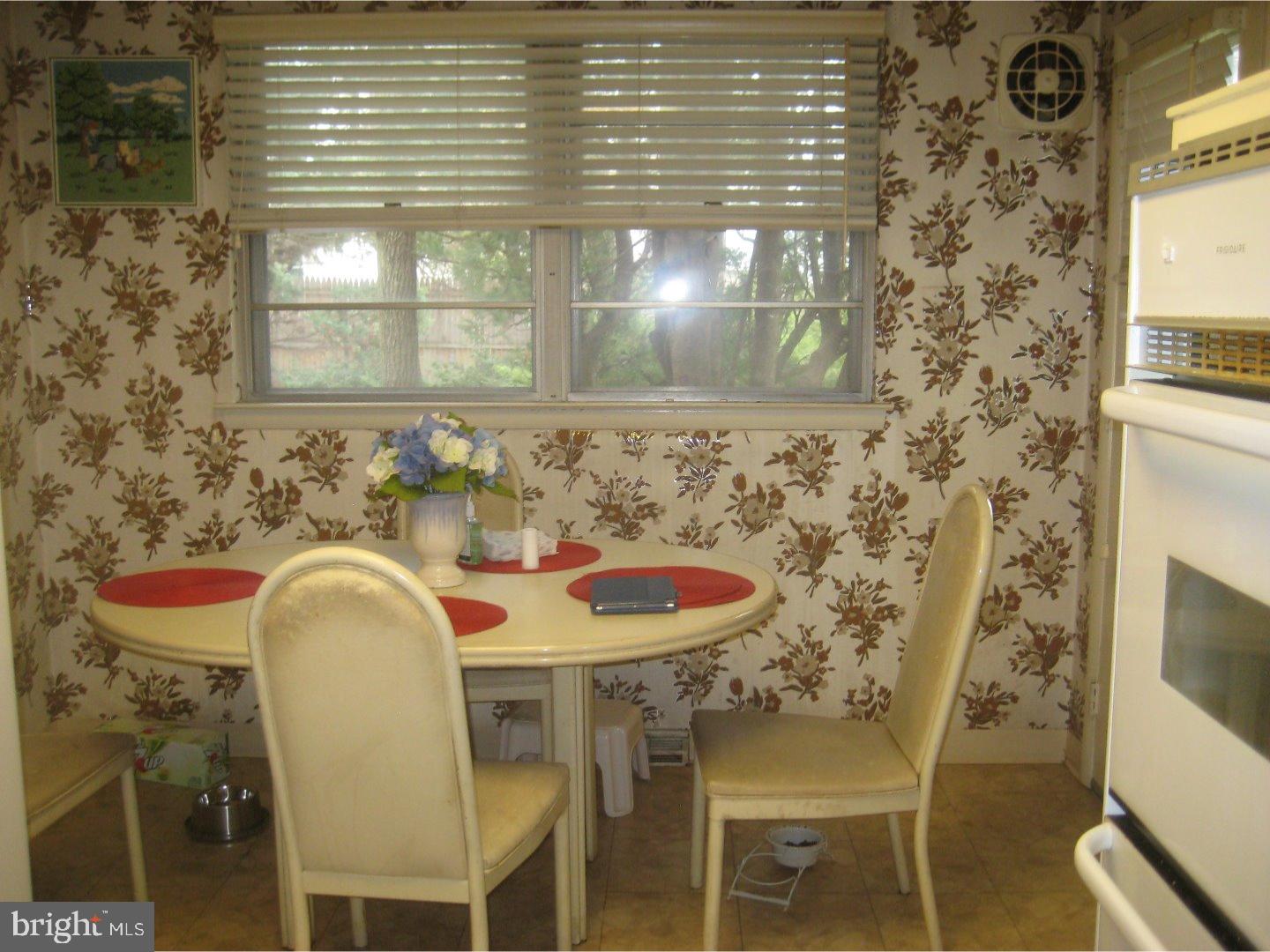 9723 Beacon Road Philadelphia, PA 19115 - Photo 7 of 25 Kitchen
