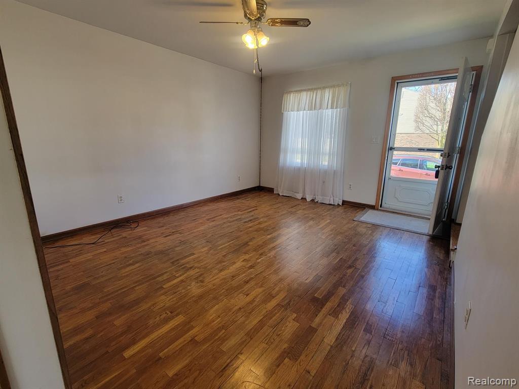 11404 Messmore Road, Unit 101 Utica, MI 48317 - Photo 3 of 16