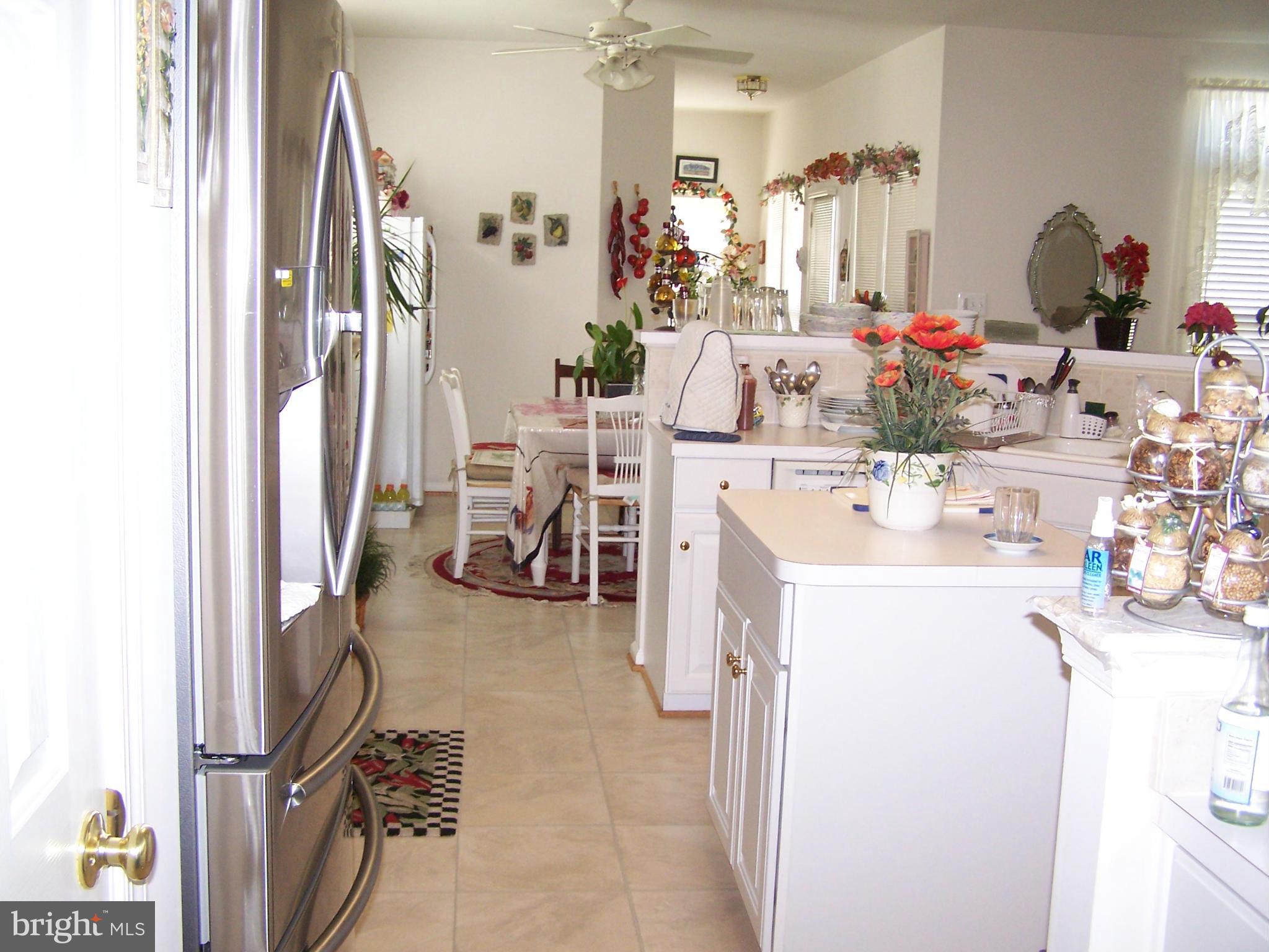 13836 Lullaby Road Germantown, MD 20874 - Photo 7 of 29 Kitchen