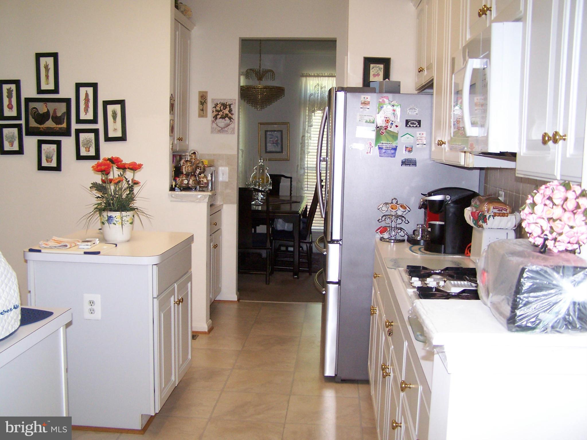 13836 Lullaby Road Germantown, MD 20874 - Photo 9 of 29 Kitchen