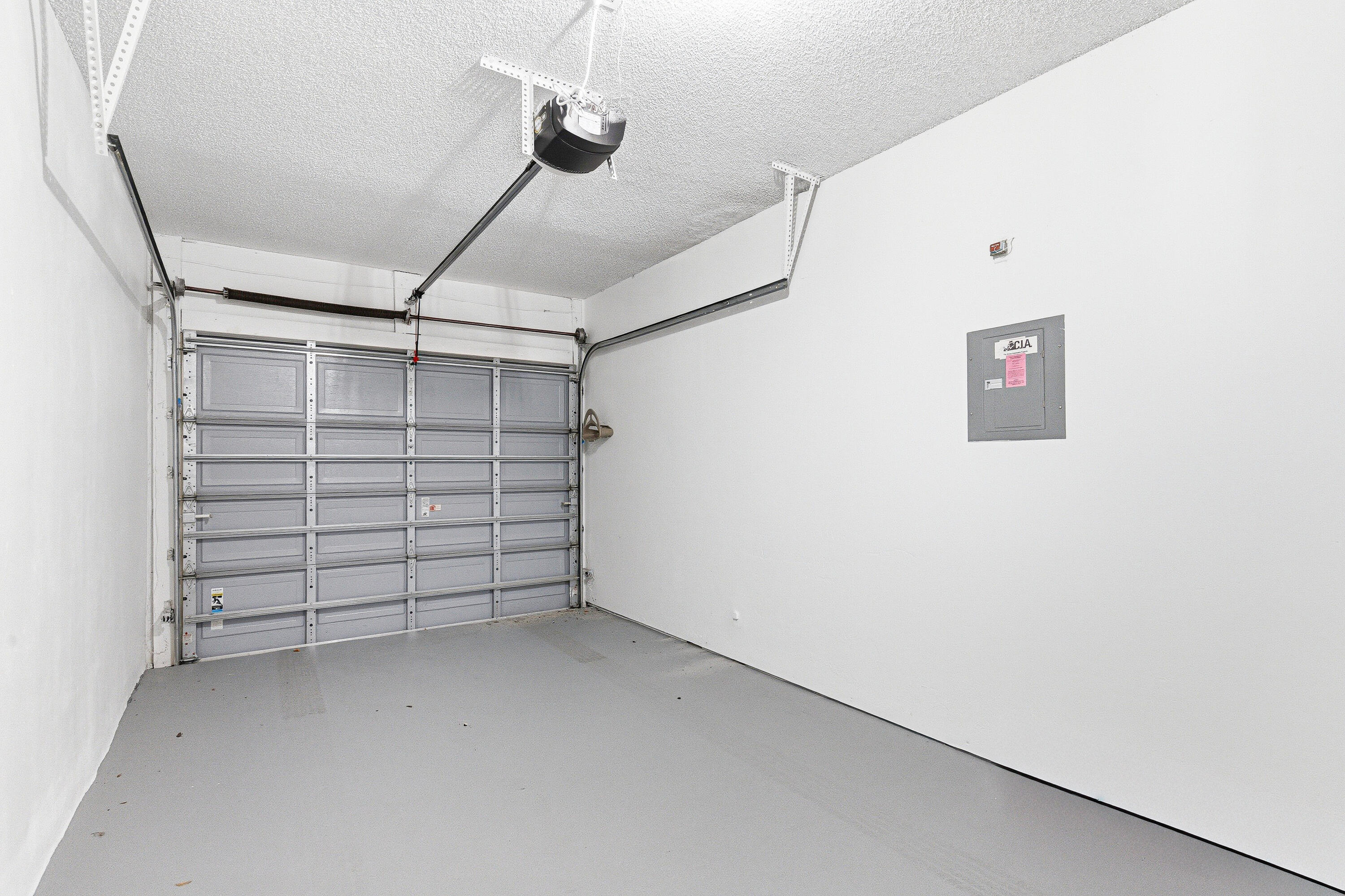 5530 Coach House Circle Boca Raton, FL 33486 - Photo 25 of 27 Garage