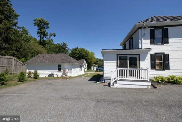 a house view with a outdoor space