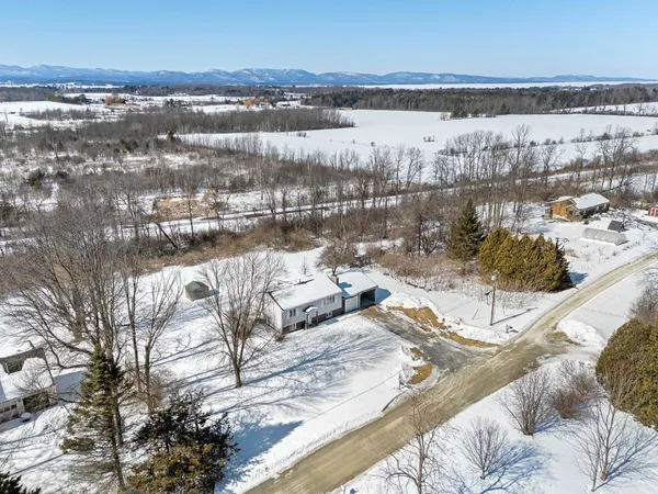 $595,000 | 263 Lynrick Acres Road, Charlotte, VT 05445