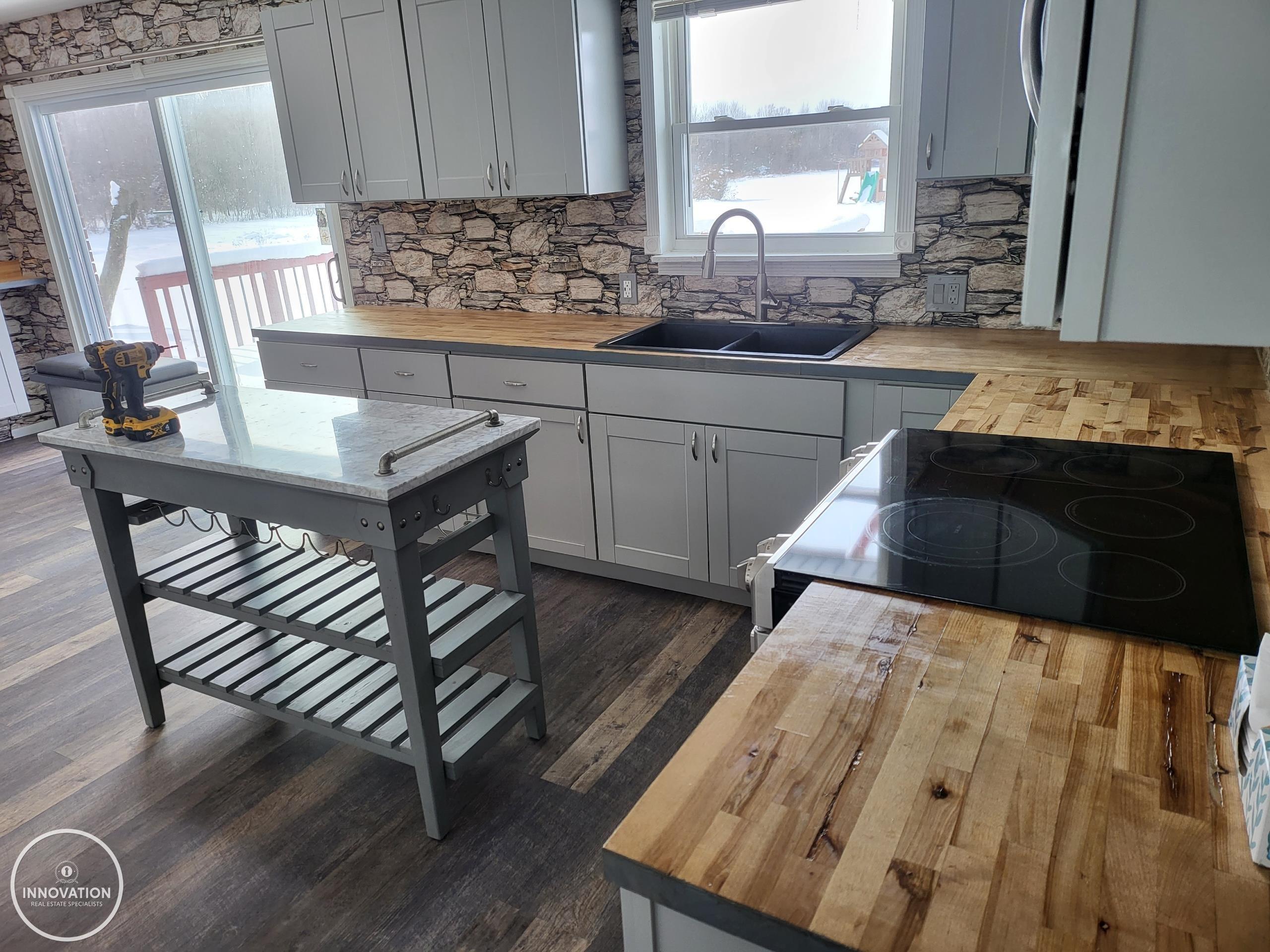 59295 Bates Road New Haven, MI 48048 - Photo 6 of 34 50106063-5.JPG