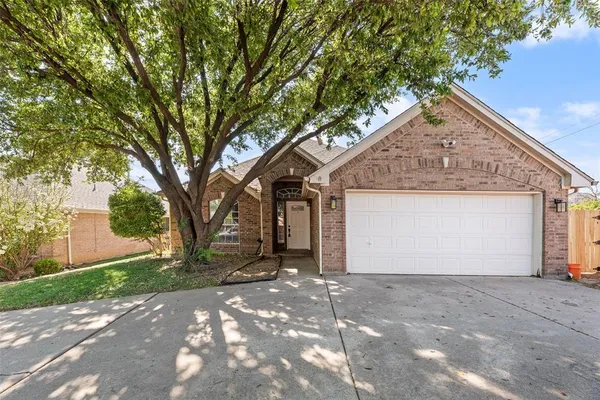 $2,500 | 1015 Harwood Court, Euless, TX 76039