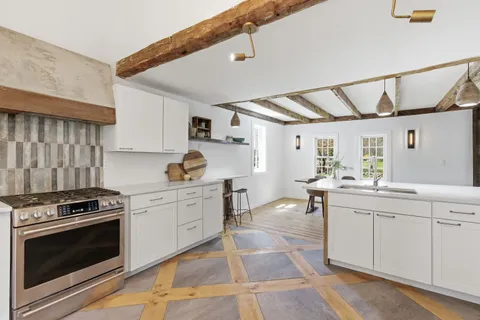 $750,000 | 659 North Sandwich Road, Sandwich, NH 03883