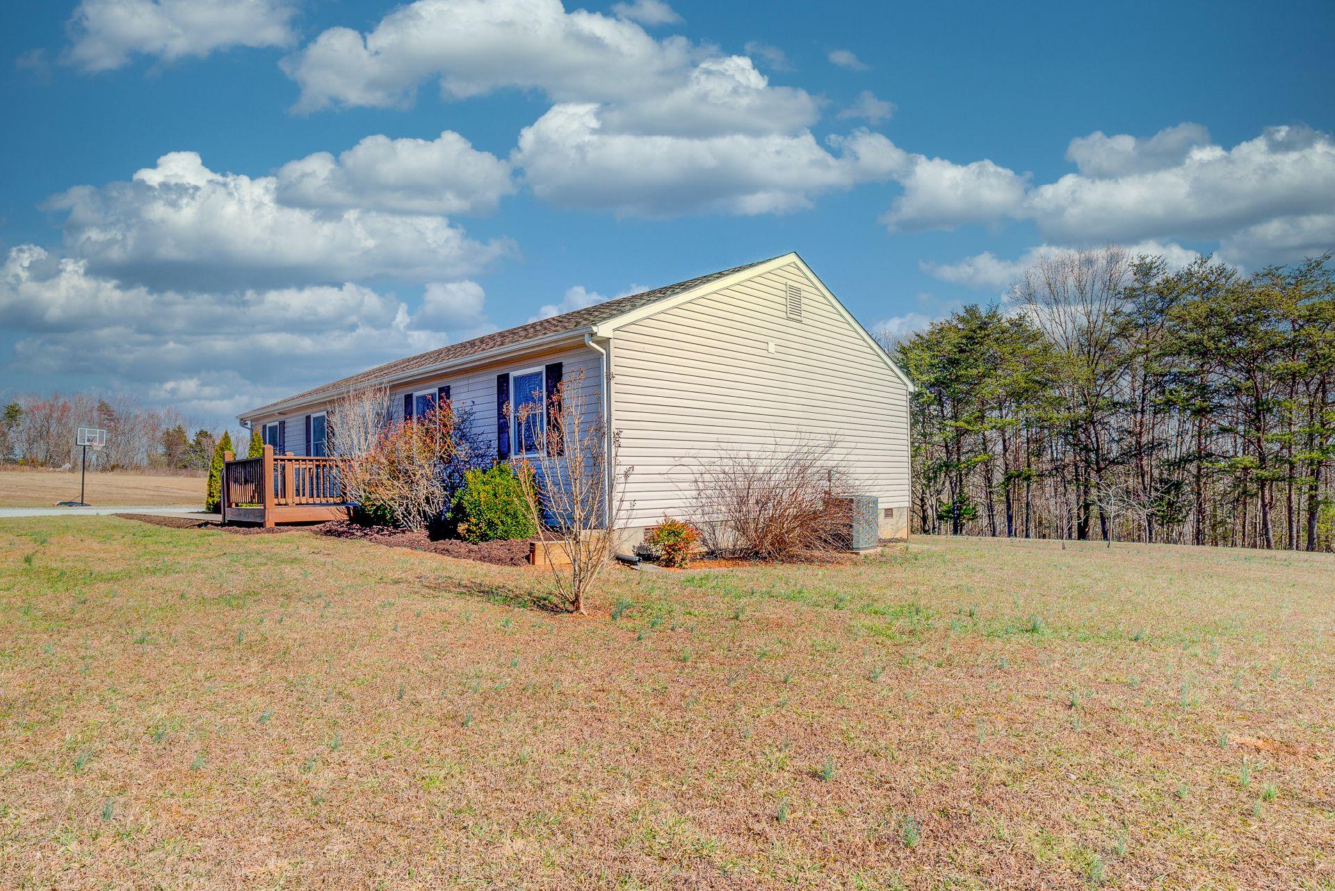1916 Lipscomb Road Moneta, VA 24121 - Photo 22 of 23 31-1916 Lipscomb Rd-30-2