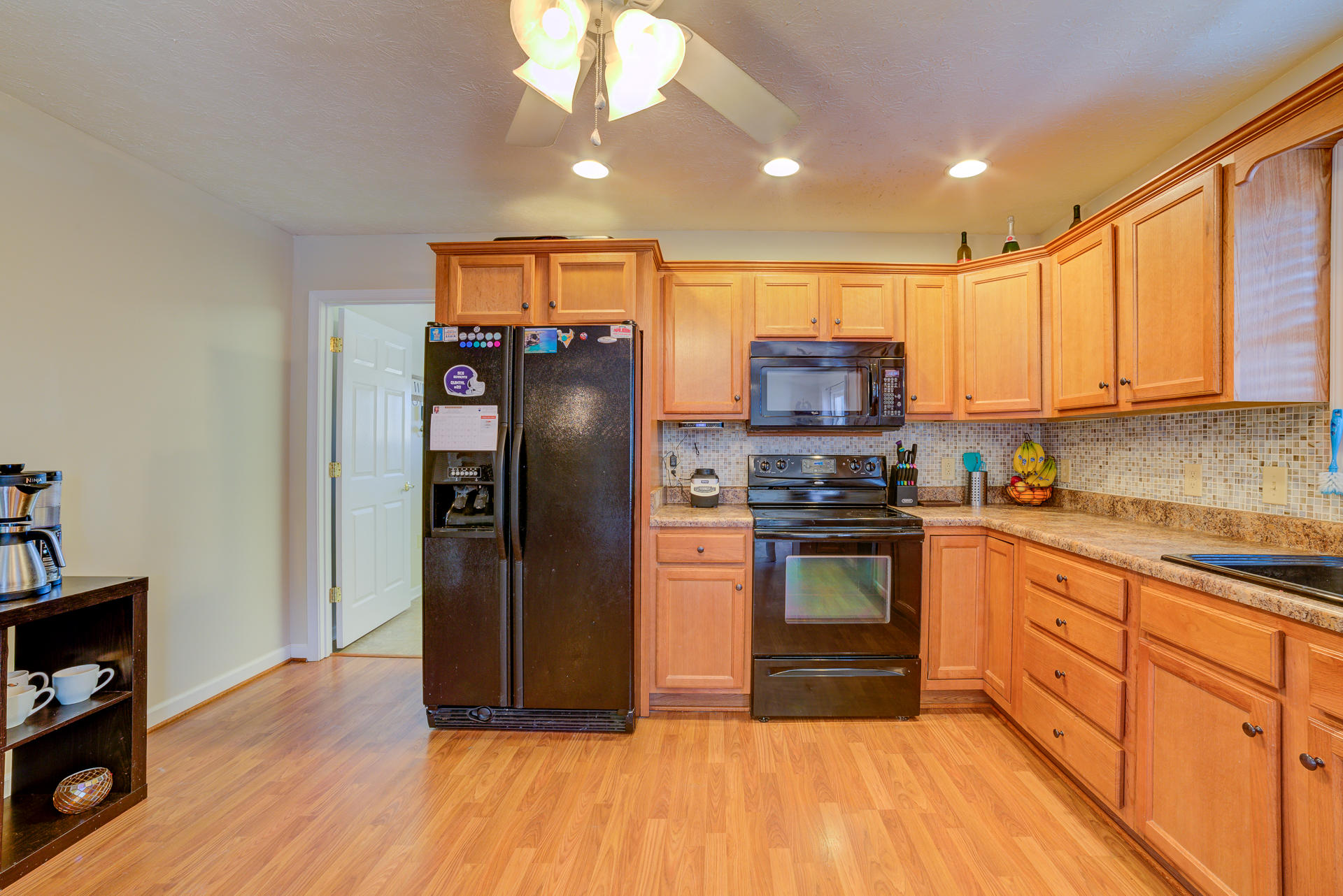 1916 Lipscomb Road Moneta, VA 24121 - Photo 8 of 23 17-1916 Lipscomb Rd-40