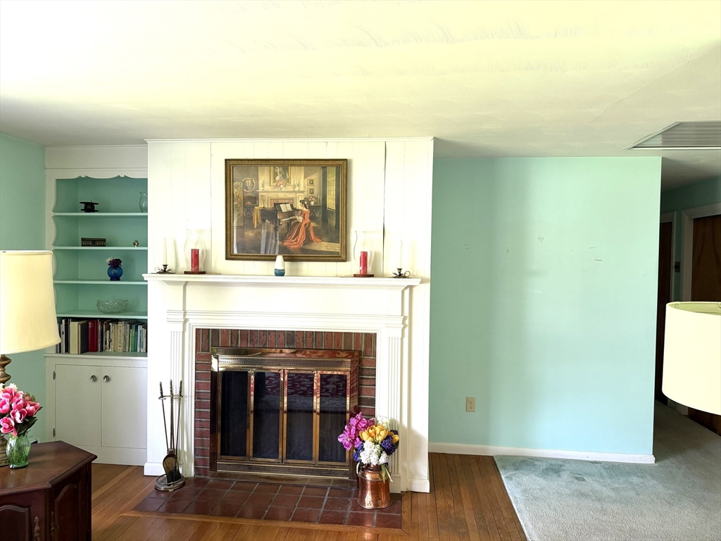 34 Bassett Road Holyoke, MA 01040 - Photo 9 of 37 Gallery Image 9