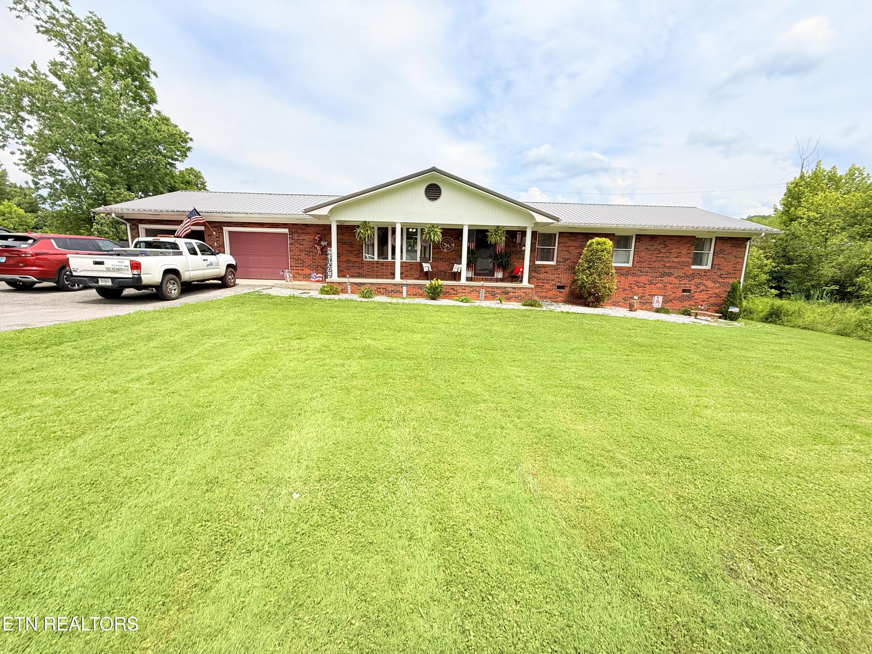 709 Balmoral Road Middlesboro, KY 40965 - Photo 6 of 36 IMG_6561