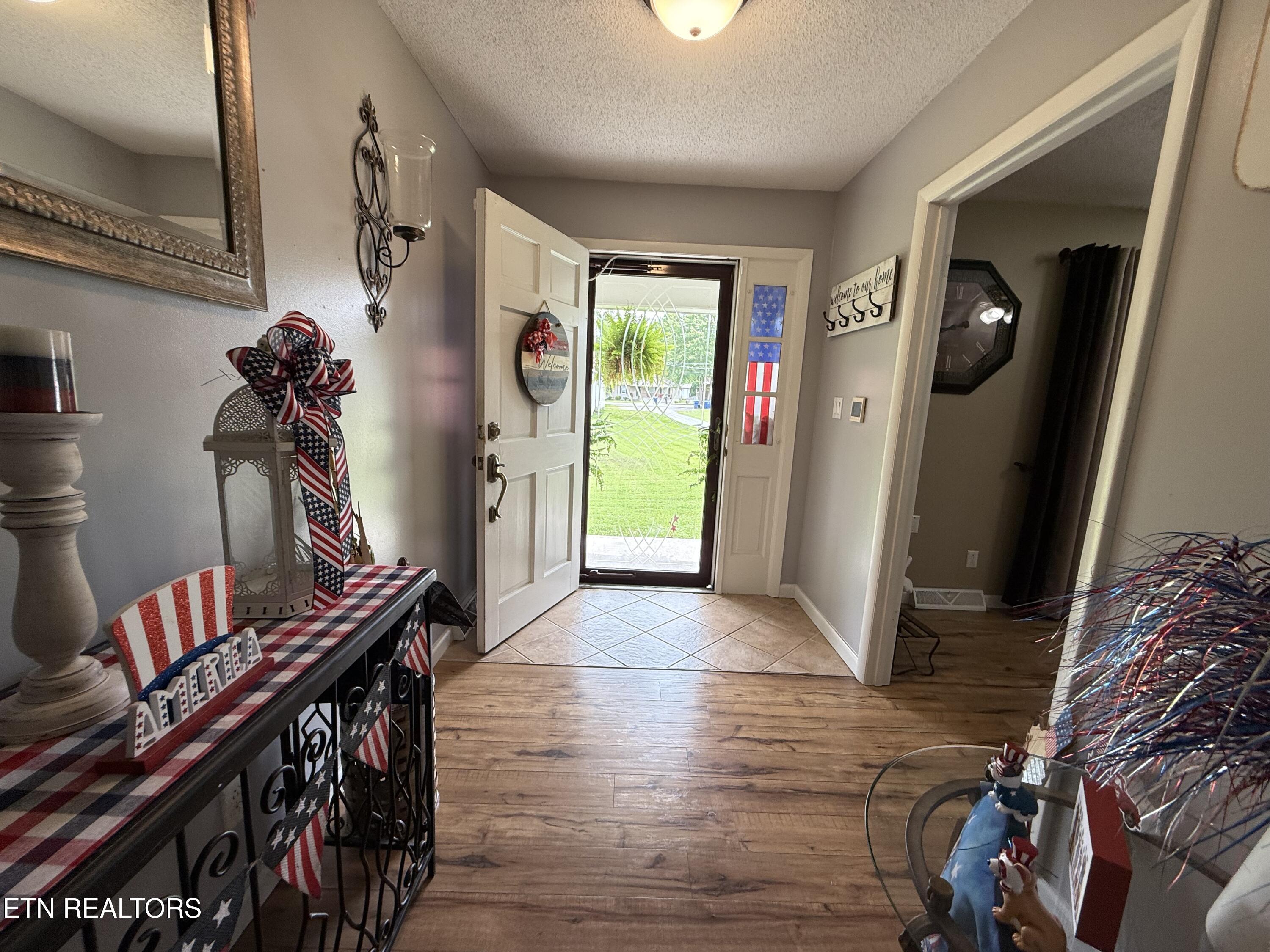 709 Balmoral Road Middlesboro, KY 40965 - Photo 8 of 36 IMG_6585