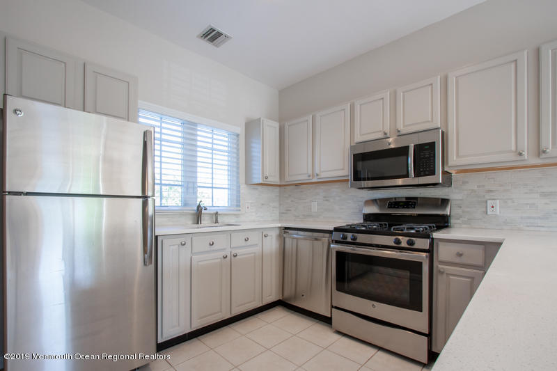 158 Hulick Street, Unit 5 Long Branch, NJ 07740 - Photo 6 of 20 IMG_4903