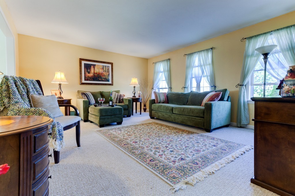 150 Orient Street, Unit RIGHT Worcester, MA 01604 - Photo 3 of 18 Gallery Image 3