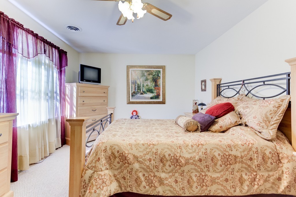 150 Orient Street, Unit RIGHT Worcester, MA 01604 - Photo 10 of 18 Gallery Image 10