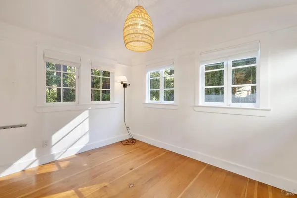 $1,300,000 | 40 Canyon Road, San Anselmo, CA 94960