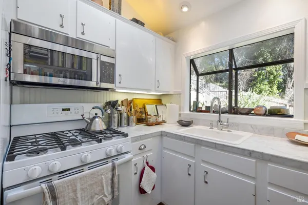 $1,300,000 | 40 Canyon Road, San Anselmo, CA 94960