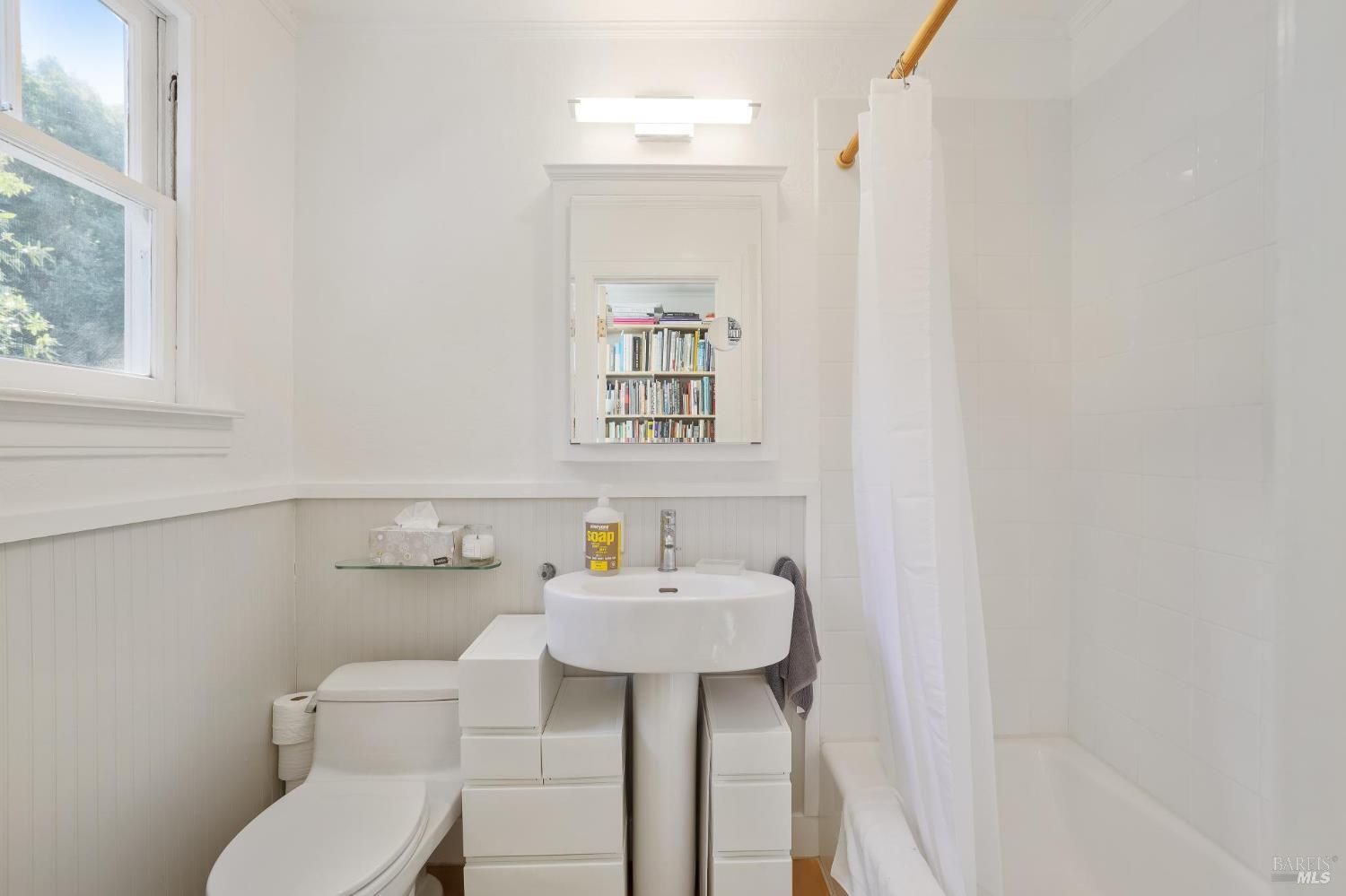 40 Canyon Road San Anselmo, CA 94960 - Photo 44 of 56 Shower over tub, nice window and privacy.