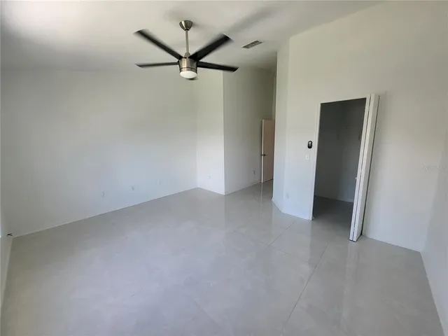 a view of entryway and front door