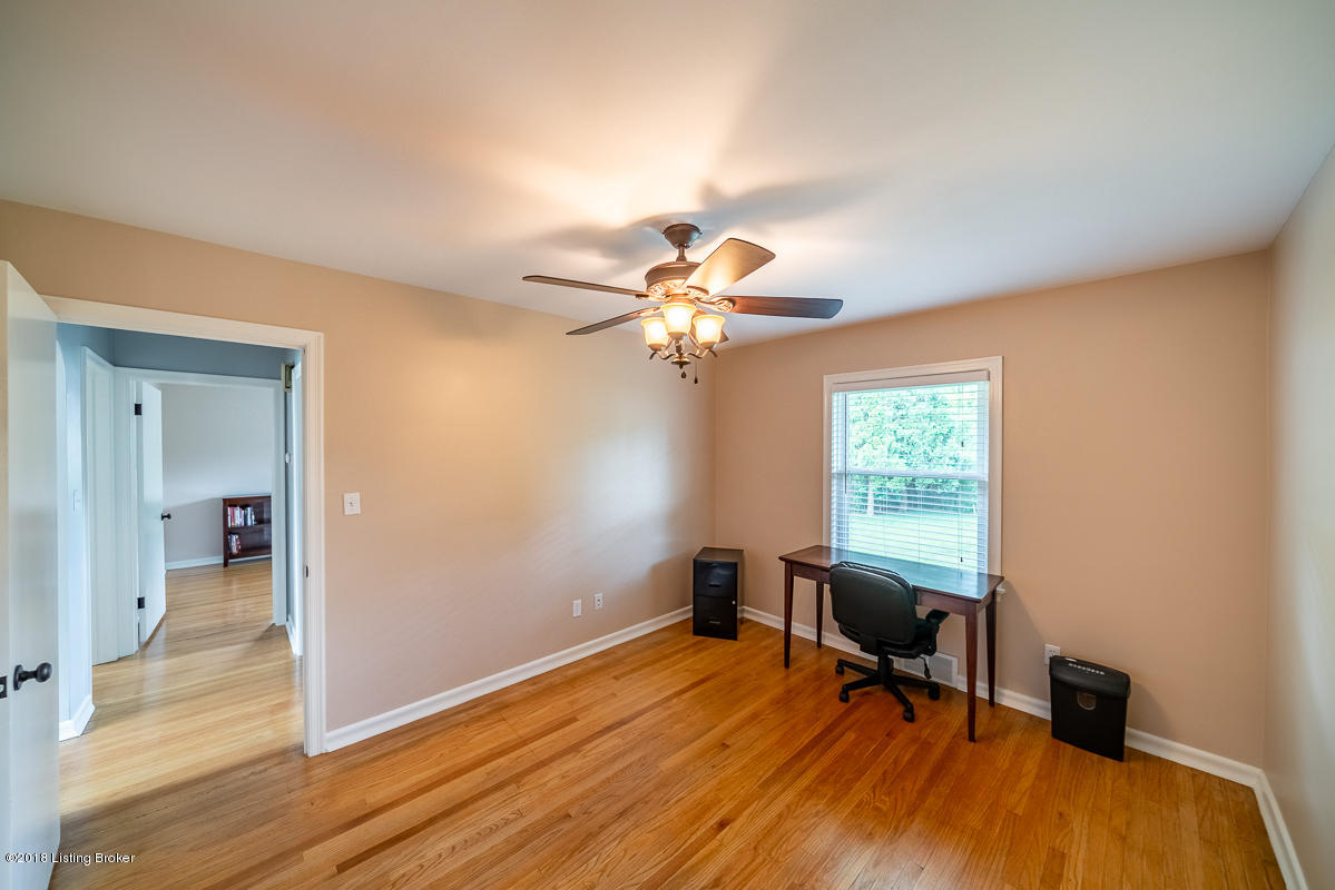 2902 Cambridge Road Louisville, KY 40220 - Photo 18 of 30 2902 Cambridge Rd L-8