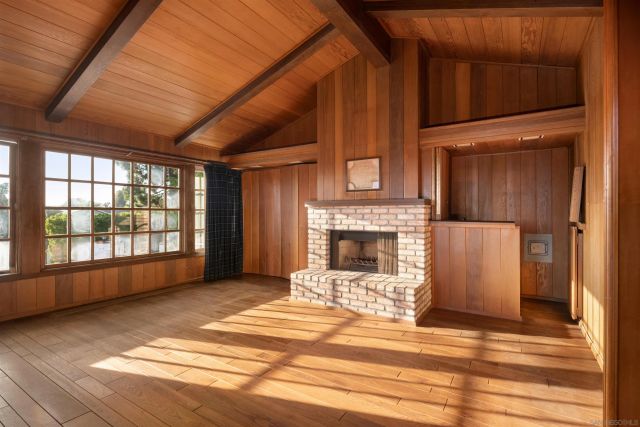 a view of a interior of the house