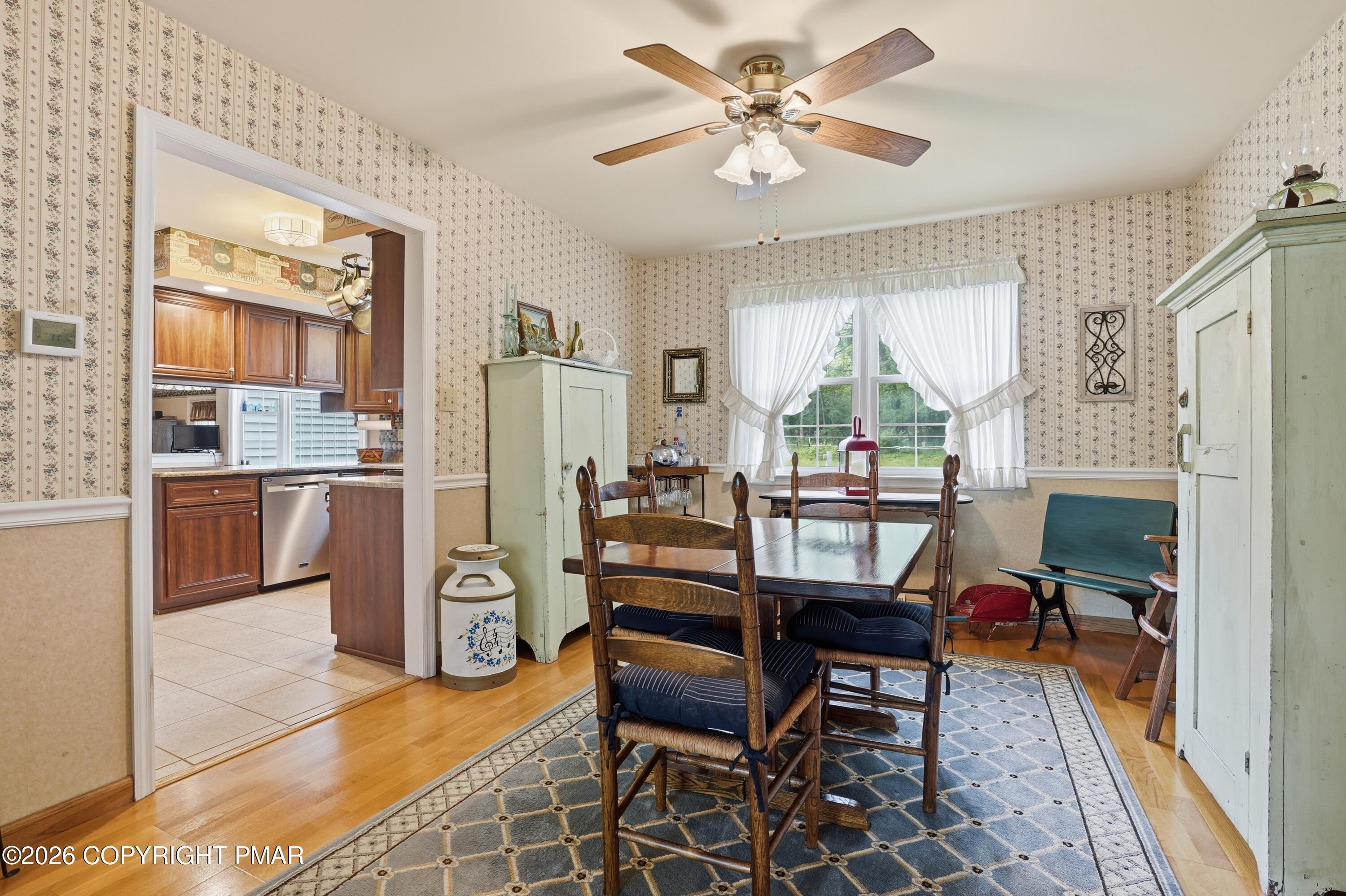14 Minsi Road Delaware Water Gap, PA 18327 - Photo 7 of 75 3 Dining (1)