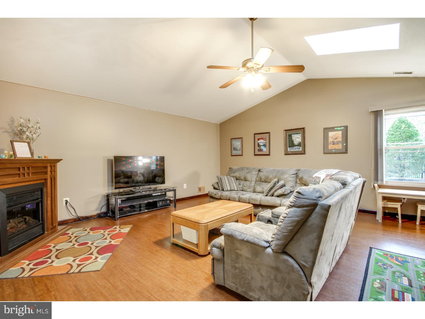 21 Parc Ridge Drive Mount Holly, NJ 08060 - Photo 12 of 25 Family Room